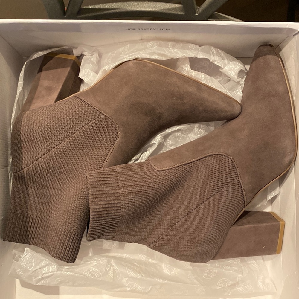 New Steve Madden Suede Boots - Picture 1 of 3